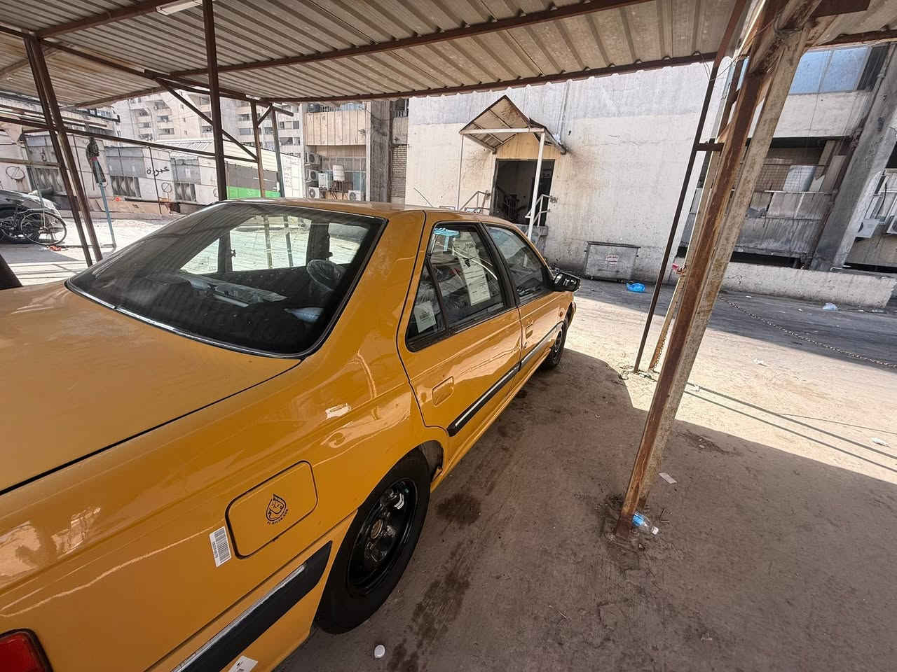 سلام عليكم
بيجو بارص موديل 15

السياره بسمي 
بيه بنيد وجاملغ المامي
وبيه كازكيت
اني مو جنايهالسياره
السعر38وبيه مجال قليل***********
