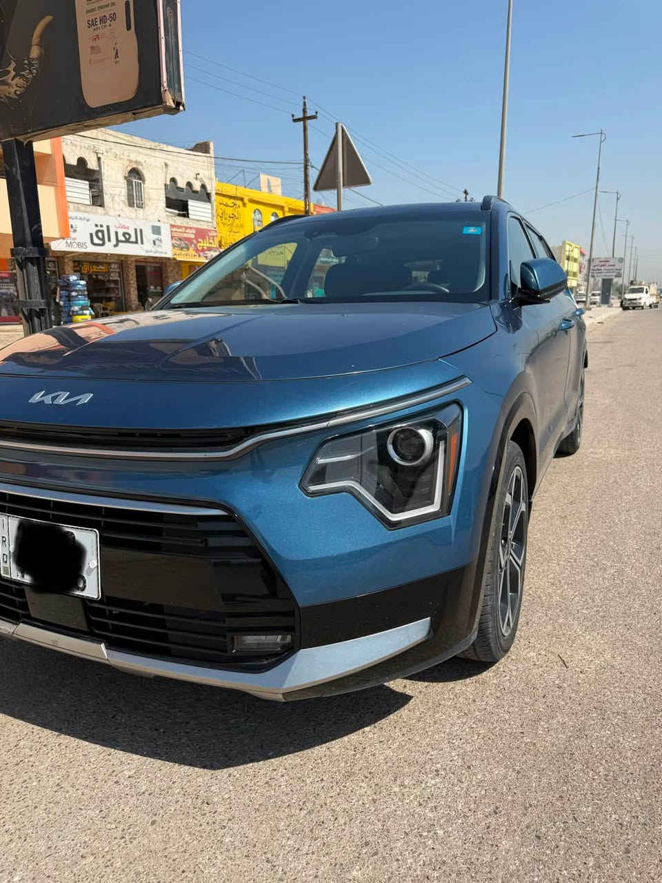 السلام عليكم 🙋🙋‍♂️
كيا نيرو هايبرد موديل 2023 
اذا تريد سيارة SUV كورية عائلية تجمع بين الفخامة و الأقتصاد ( تفول مرة بالشهر ) وارد امريكي دخول جديدباسمي 
السياره خير من الله نظافه وبيها مواصفات بعد احلا
ماشيه70الف كيلو
 المواصفات 
بصمه
اشاير بالمري 
كشنات جلد و مخمل 
ترحيب دخول 
.نظام ايكو وسبورت قياده
• بطارية ليثيوم
• شاشة كبيرة
• كاميرا خلفية
• حساسات خلفية 
• كراسي تدفئة
 .اتو هولد
رادار امامي
• مانع تصادم
• محدد مسار
• تصحيح مسار
• مثبت سرعة
• مانع انزلاق
• بصمة تشغيل
• بصمة أبواب
كشنات جلد
• مري رادار
• نقطة عمياء
• شاحن وايرلس 
شاحنة بالكشانات 
• شاشة اعطال
• عداد ديجيتال
• اضوية امامية زنون LED
• اضوية خلفية LED
• كشافات زنون LED
• حساسات إضاءة
• إنارة تلقائية Auto
• نظام صوتي مميز Harmon kardon
• أوامر صوتية
• حساسات اصطدام
• حساسات مطر
• حساسات دخول الإنفاق
• حساسات ضغط هواء الإطارات
‏• GPS
شفتات بلستيرن
تبريد قطعتين
قياده ذاتيه عل الطريق 
تشغيل عن بعد 
• بلوتوث
فتحه سقف 
تبريد قطعتين
• مدخل USB + AUX
وبيها بعد مواصفات خير من الله 
سعر السياره125بيها مجال
الاستفسار على  رقمي***********
واتساب ماسنجر  مكاني بعقوبه 
صور امريكا موجوده
