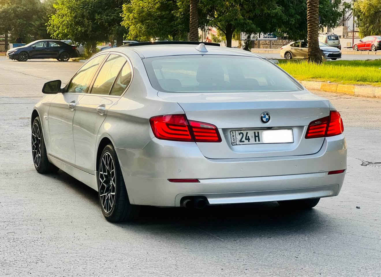 السلام عليكم 
للبيع BMW F10 530i
***********
محرك 6 سلندر نوزل قصير 
موديل 2011 وارد خليجي فول 1/1 السياره جاهزه وجديده ماشيه 219 الف كيلو تخم تاير حداديه جاهزه بدون نقص 
للبيع رايده ب145$
شرط التحويل بيه صبغ جاملغ خلفي ونص باب الصدر ودعاميات مكانه اليرموك  4شوارع بغداد, العراق
