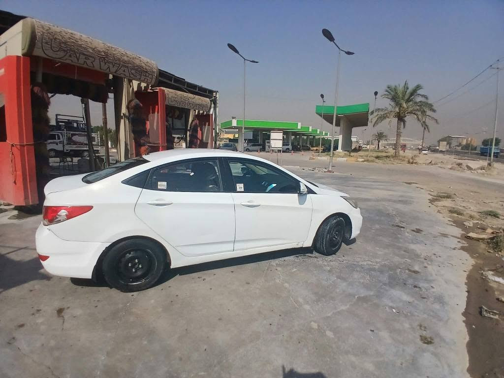 اكسنت خليجيه رقم بغداد للبيع موديل ١٣ السياره كامله مكمله مكينه كير مكفولات تبريدها ثلج غرفتها نظيفه السياره استخدام عائلي فلس ما تصرف عليها مكانها بغداد سعرها ٨٥ وبي مجال بسيط جدا حك الجيه ممتواجد على فيس فقط الاتصال على رقم بي واتس اب *********** بغداد, العراق

