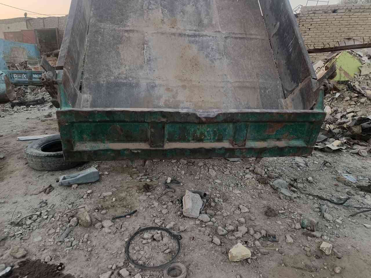 السلام عليكم بدي وجك تيوته للبيع ***********

