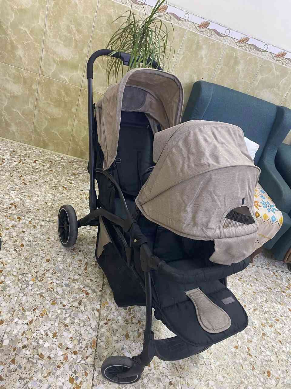 سلام عليكم .. متاح عربانه اطفال حجم طفلين
امريكية الصنع قويه و عمليه وخفيفة مثل ما موضح جديدة 
السعر ١١٠ الف ***********
