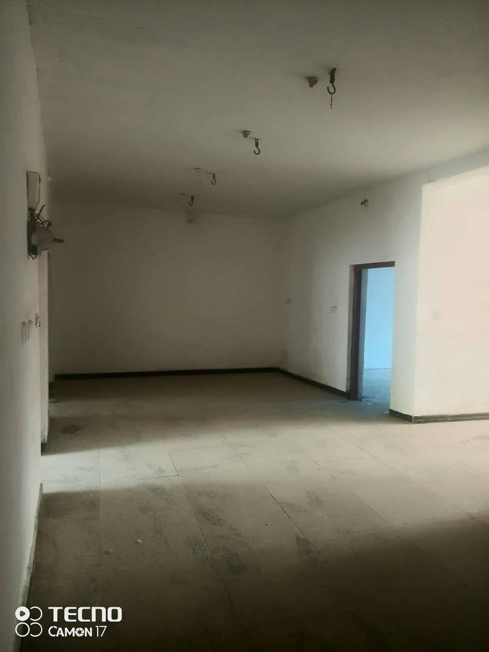 🟩🟩🟩🟩🟩🟩🟩🟩🟩🟩🟩
🏡 دَارُ العُمُرِ للبيع في أرقى مواقع الديوانية
🟩🟩🟩🟩🟩🟩🟩🟩🟩🟩🟩
​🟦 📍 مَعلُومَات العَقَار:
🔹 الموقع: حي الوحدة (قرب مدرسة الجماهير)
🔹 المساحة: 245 متر مربع
🔹 البناء: طابقين (جاهز للسكن الفوري)
🔹 السند: طابو صرف
​🟨🟨🟨🟨🟨🟨🟨🟨🟨🟨🟨
🛋️ التَّوزيَع الدَّاخلي والخَارجي:
🟨🟨🟨🟨🟨🟨🟨🟨🟨🟨🟨
🔸 غرف النوم: 🛏️ 4 غرف واسعة
🔸 الاستقبال: 🛎️ صالة استقبال منفصلة
🔸 الصالات: 🛋️ صالتين معيشة مريحة
🔸 المطبخ: 🍽️ مطبخ مرتب ومتكامل
🔸 الصحيات: 🚿 داخلية وخارجية
🔸 الطارمة: 🚗 طارمة واسعة جداً
​🟥🟥🟥🟥🟥🟥🟥🟥🟥🟥🟥
💰 آليَّة مَعرِفَة السِّعر والتَّفاصيل:
🟥🟥🟥🟥🟥🟥🟥🟥🟥🟥🟥
👇 إضغط (لايك 👍) وعلق بكلمة (تم 📝) وستصلك كافة التفاصيل على الخاص فوراً!
📞 أو اتصل مباشرة بالأرقام التالية:
• ***********
• ***********
​🏢 مكتب دبي للعقار والمقاولات العامة
⭐ عنوان الثقة والتميز في الديوانية ⭐

نص مكتوب في الصور:
- TECNO CAMON 17