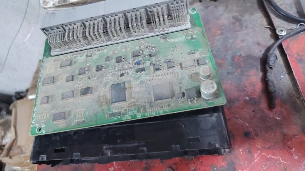 🔧⚡ استبدال BCM ومعالجة أعطال كهربائية متعددة

🚗 السيارة وصلت إلنا وهي تعاني من:

❌ توقف الإشارات عن العمل
❌ توقف اللايت عن العمل
❌ توقف نكرت السلف عن العمل

🔍 بعد الفحص والتشخيص تبيّن وجود عطل في BCM.

🛠️ تم استبدال الـ BCM
💻 تعريف الـ BCM على السيارة
🔄 نقل المعلومات والبيانات الخاصة بالسيارة
✅ فحص جميع الوظائف والتأكد من عودة المنظومة للعمل بصورة صحيحة.

التشخيص الصحيح = إصلاح صحيح من أول مرة 💪🔧

📍 ورشة أنور سوزوكي وإكونوكس
كربلاء المقدسة – الحي الصناعي – الأبلوك الثاني – شارع السايدين – سايد الدخول
📞 ***********
📞 ***********
