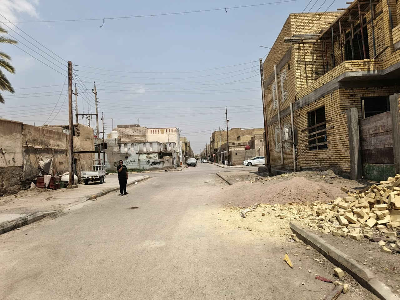 بيت للبيع مساحه ١٢٥مدينت الصدر قرب حسينيه الإمام المهدي(ع) بناء قديم عباره قطعه يقع على شارع ١٥متر سعر ٨٧ أبي مجال قليل ***********
