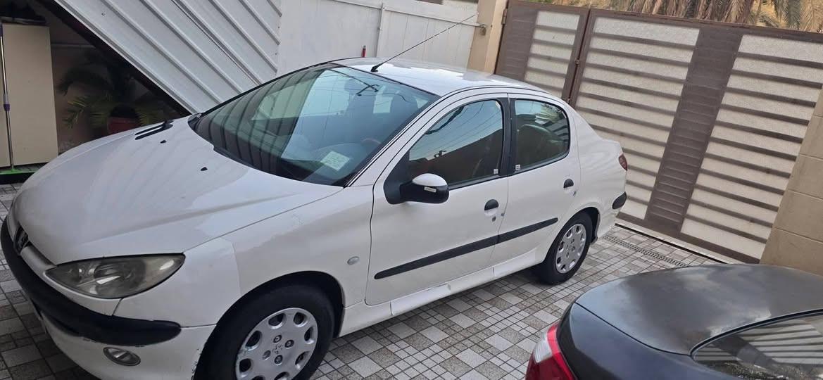 سلام عليكم بيجوفرنسي  ٢٠٦ موديل ٢٠٠٩ السياره نظيفه جدا كير عادي أربع جام كهرباء تبرد شغال  ثلج محرك  جديد كير جديد كهربائيات كلها شغاله سياره على وضع الشركه *********** الاستفسار أكثر على الرقم   للبيع ومراوس باحدث وانطو فرق  السعر 45 وبيها مجال
