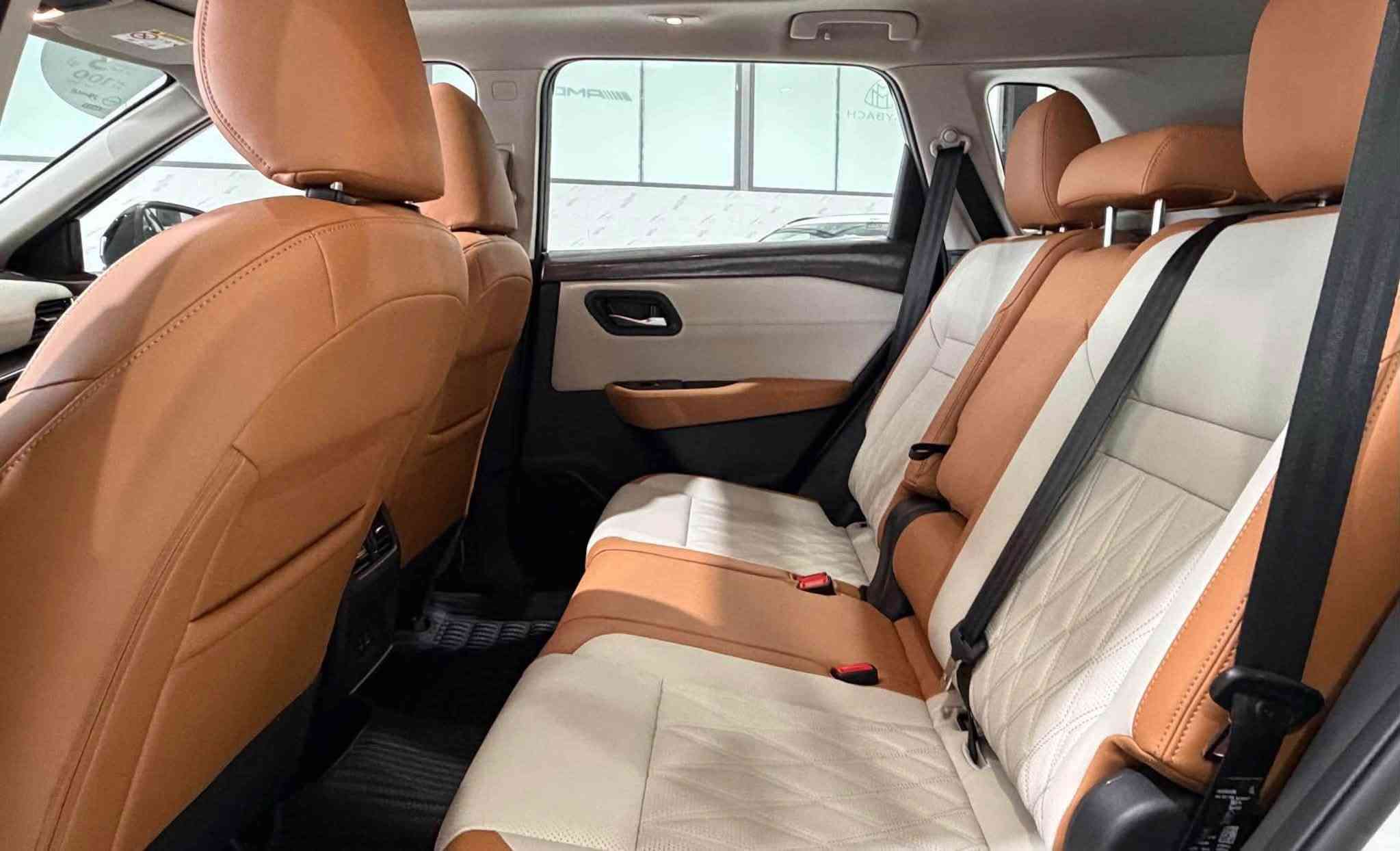 ✨ [للبيع نيسان اكس-تريل توكلر 2025 ] ✨🚘
🛠️ضمان شركة نيسان  (3 سنوات او 100.000km)

🔥المواصفات 1/1 تو كلر

🔹 محرك: [2500]
🔹 سقف اسود 
🔹شاشة كبيرة
🔹كشن كهرباء
🔹داخل جلد لونين 
🔹بصمة 
🔹 كامرات 360ْ محيطية 
🔹 مودات قيادة 
🔹حساسات 360ْ 
🔹 عدد الركاب 5
🔹اوتو هولد
🔹تحكمات ستيرن جهتين
🔹حمالات سقف
ماشية 1000كيلو متر يعني صفر 
سياره زيرو مكفولة من الدعامية للدعامية
ملاحظة ترهم نقد او مقدمة ومدة 
***********
