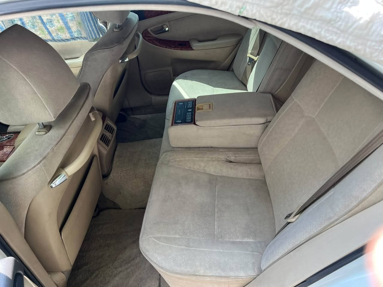 Toyota Crown 2005
شاهینە موس ما شاء الله
کۆد و بارکۆدی هەیە بەس پلێت وەر نەگیراوەتەوە بیکە بە ناوی خۆتەوە
 ٣ دوگمەی ١٨٢ تەبرید مەرکەزی ٣ پەردە  تەنها شانی موسەکانی بۆیاخ کراوە ماباقی ماشەڵای ئەوێت هیچی پێوە نیە 
٦٦$ مەعامەلەیە برایانە  لە سلمانیم
***********
