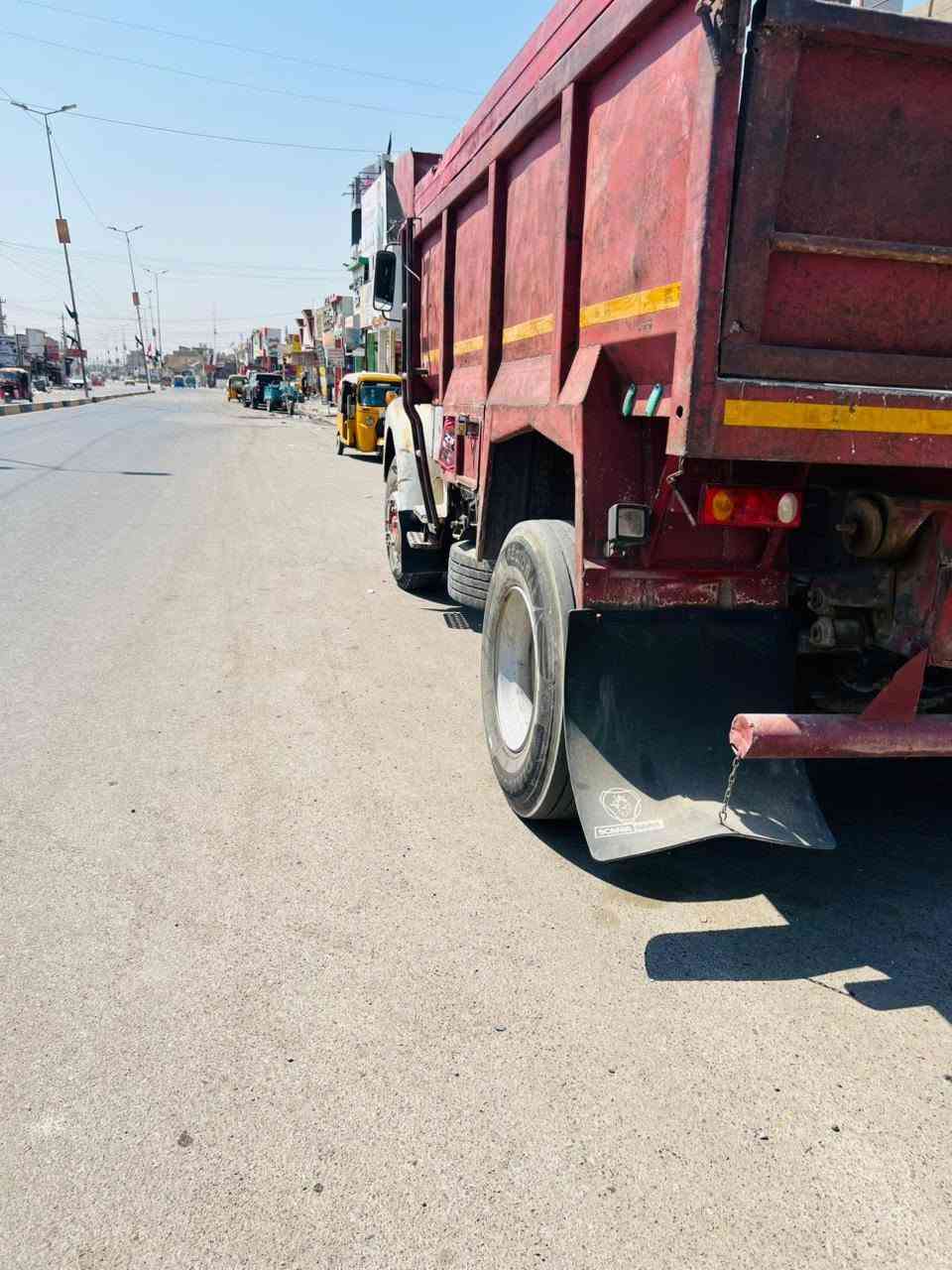السلام عليكم سكانيا قلاب ١١١ موديل 81 للبيع مكينة عادي قماره بلادي رقم نينوى بأسمي تحويل ثاني يوم رقم صاحب سياره ***********
