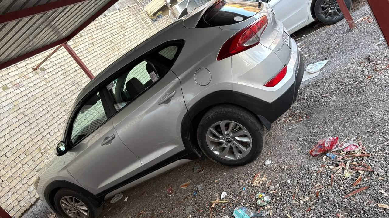 السلام عليكم توسان موديل ١٨ سونار موجود بلصور تحويل ثاني يوم موصفات معروفه ميحتاج اكتب 
مكان السياره بغداد حي الحسين 
***********

تحويل ثاني يوم باسمي ✔️
واتس وخط ما متوفر بلفيس
