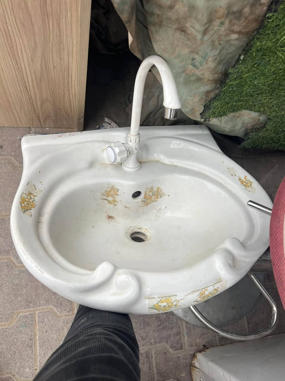 غراض نظيفة • للبيع • كل قطعة