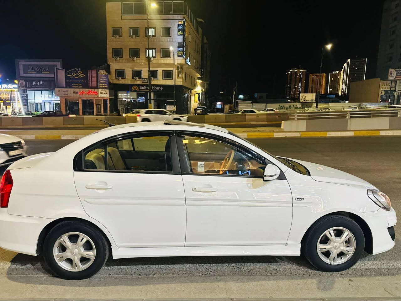 السلام عليكم اخوان  انطيكم سياره اله بل باكيت هونداي اكسند موديل ٢٠١١ مواصفات فول فول واحد علي واحد كير محرك كله شرط محرك ١/٦٠٠ مامفتوح ابد فتحه بلاجكتور. ويل كب شاشه اندرويت و بلوتوث و كاميرا سياره جديد جديد جديد 
سياره بدون حادث بدون تبديل بدون صبغ  بدون تعديل 
تمام 
اوك سياره ماشي ٦٩ الف كم حقيقي سياره ره قم اربيل 
موجود بسليمانيه 
سنوييه و ارقام كله جديد حته ٢٠٣١ ياعني كبل حول خلص 
تبريد ثلج 
تايرات مماشي 
سبير منازل 
غراض شريكه مال باتري و شغلات كله موجود بل صندوق 

سعر 107 
اخوان لحد يكتب هذا شنو هذا هيج و هيج سياره نايم بل كراج ماكو مثله اتحدا اذا واحد عنده 
علي كلين 
منو شراي خلي اي خابرو علي راسي واذا مو شراي 
عوف تعليقات  و حجي 

ره قم تليفون *********** بي واتساب السليمانية, العراق

