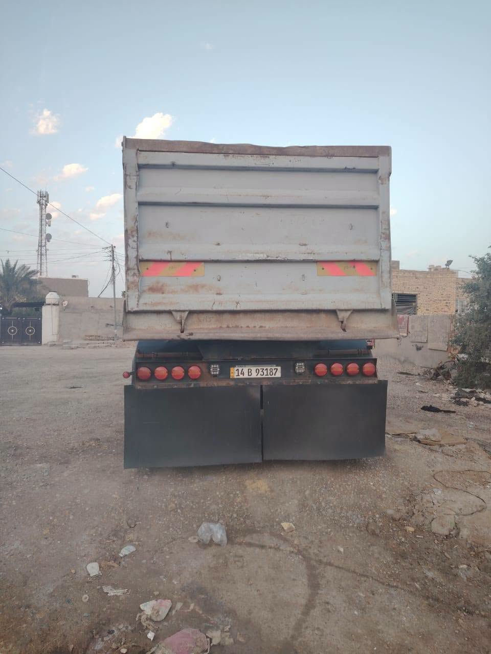 للبيع موديل 2000 رقم بصره تخم تاير سعر سياره 350 $ و سعر العربه 100 $
***********

***********
