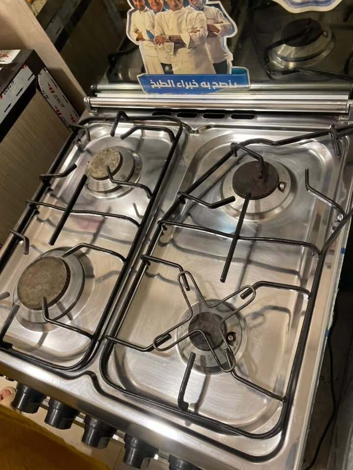 طباخ للبيع ٤ عيون
شغال وكلش زين وناره قوية 
الفرن شغال وناره قوية
حتى جداحته تشتغل عالكهرباء
ضوء الفرن شغال عالكهرباء
غراض الفرن كاملة الصينية والحديدة

الصور توضح كلشي

Unionaire شركة

بي عيب واحد وحدة من السوبايات عوجة (آلصورة الاخيرة) تتبدل عادي

للتواصل
***********

هاتف او وتساب
