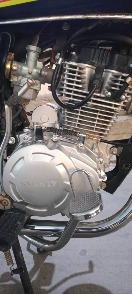 السلام عليكم 
سافان موديل 25 
محرك شرط ما مفتوح 
عايزو بس قبق زنجيل 
السعر 670وبي مجال ابو ال 550لا تخبر وتعب نفسك ما يرهم 
مكاني القياره قريه الحاج علي 
***********
كلشي شقال
