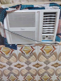 مكيف ميديا كلش نضيف وشغال تبريد ثلج تجي تاخذله عل فحص سعره 250 بي مجال...