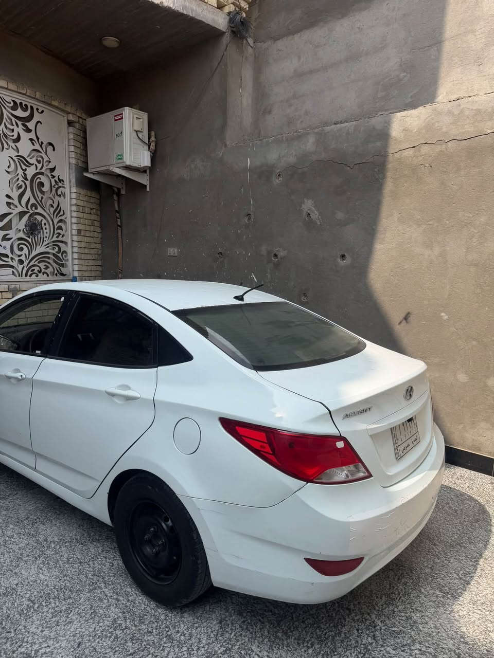 اكسنت 2016 رقم بصره باسمي سنويه لل28 ماشيه 181km جاهزه مكينه كير حداده تايرات تبريد كلشي جاهز  بيها تبديل 3 قطع اصليات وبيها حالوب ابيع بس رسميات مكانها البصره دور النفط للاستفسار ***********
