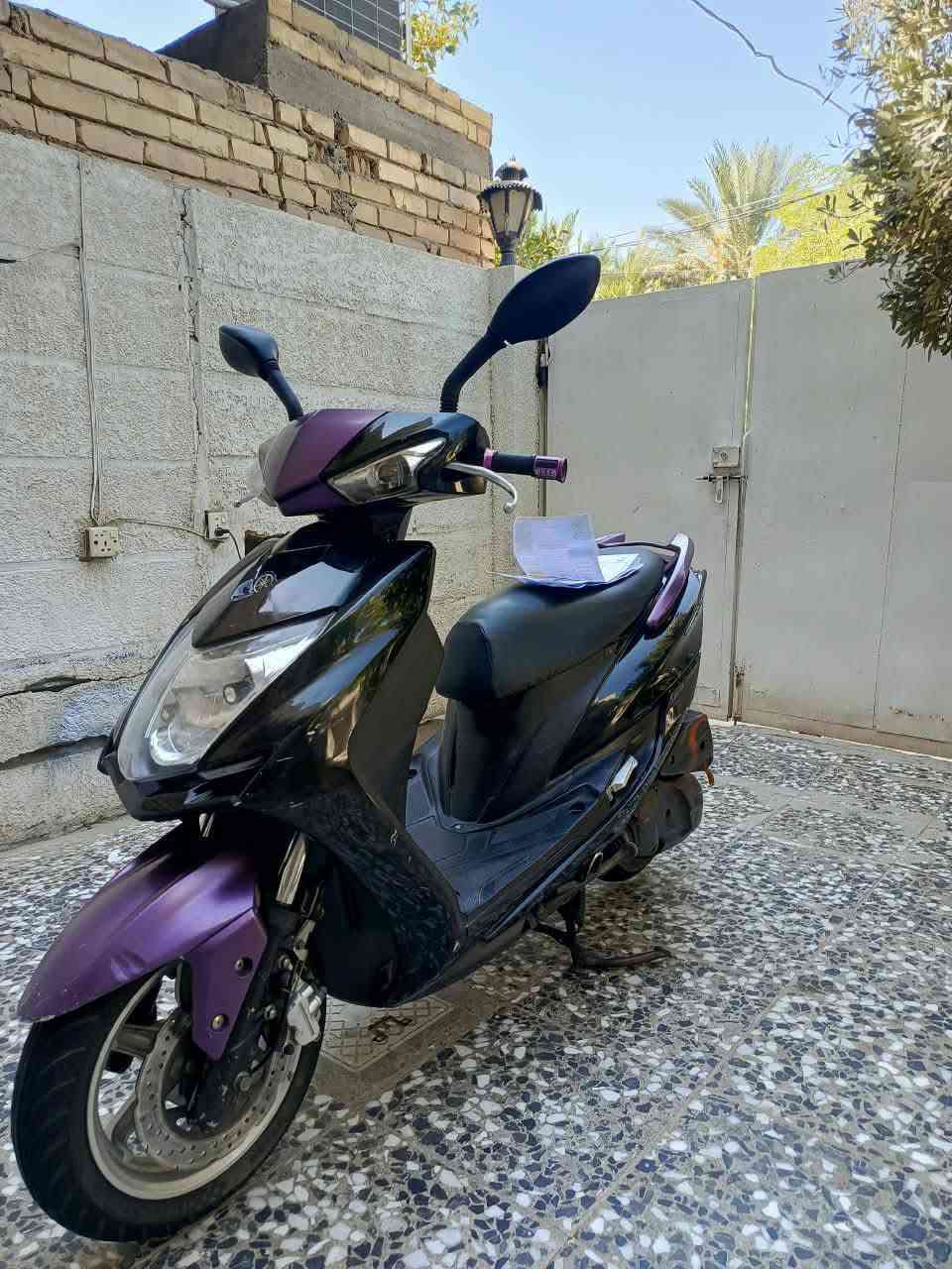 دراجة سكنس شمعة الحديث نكرة سلف جديدة مال رمبة أوراقها كاملة  ماشية 20الف كهربائيات كلها كاملة كفراتها ختم واحد محركها بلادي مكفول قفل جنطة وقفل استيرن مكاني الشعلة سعرها 1500مليون ونص ***********
