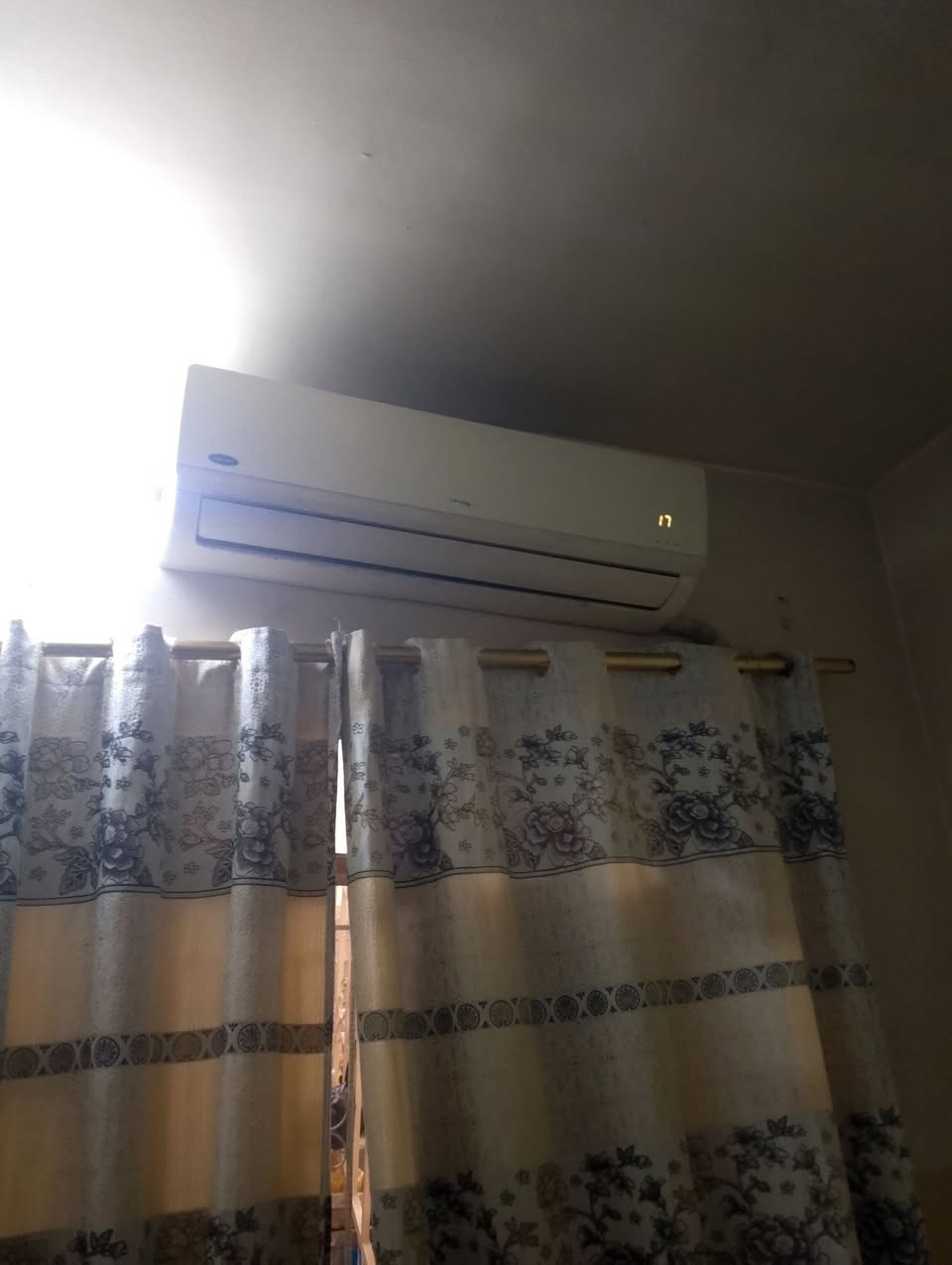 سبلت كاليره شغال نضيف السعر 250 نضيف 
كورك ***********
اسيا  ***********
