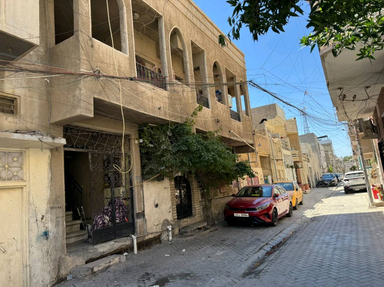 عارضينة ب5000000وبي مجال بسيط