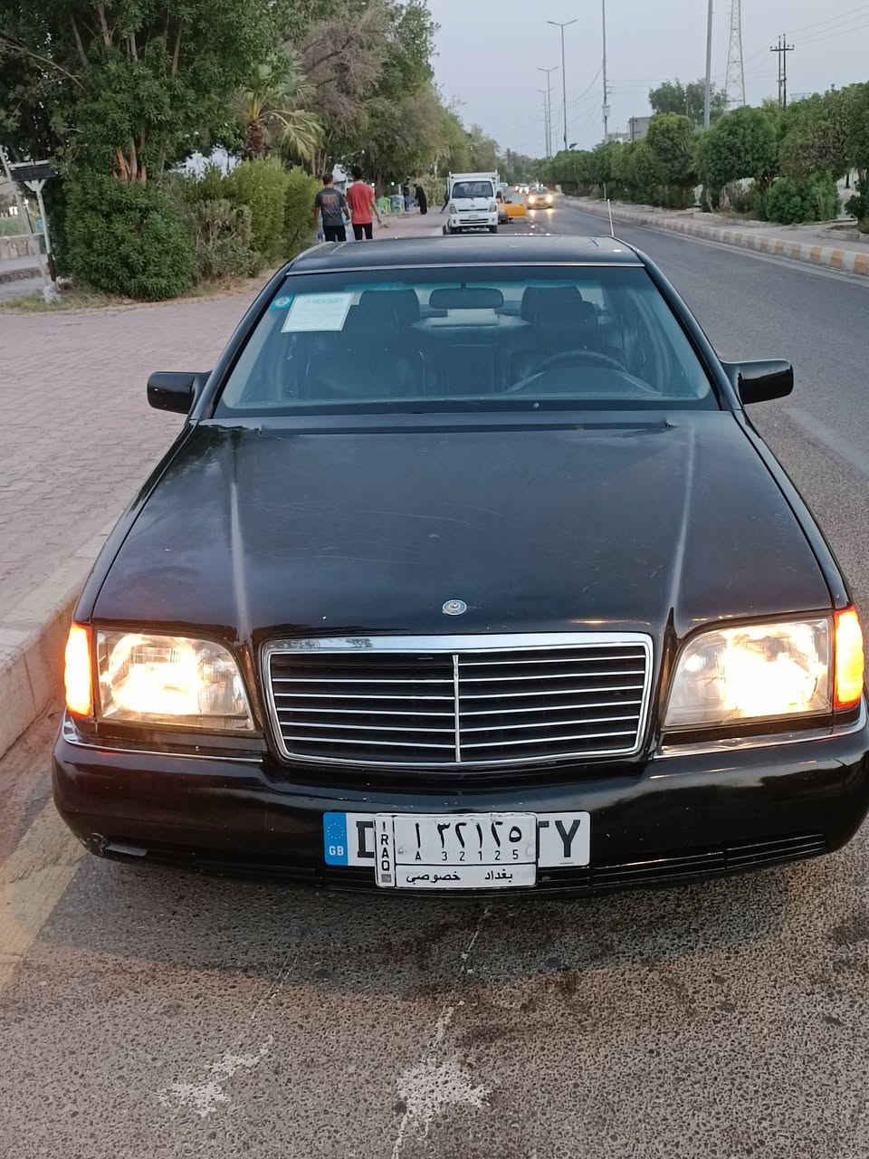 سلام عليكم شباب مرسيدس شبح موديل 93 كير محرك تابوت  ابلاد جدد حاوية قبل ٤ أشهر مشدودات بدون تنقيص غرفة جديده بالكاترون بدون ضربة صبغ فقط رقم بغداد مشروع وطني فول مواصفات سلايد سنتر لوك كهرباء دبل جام كشنات كهرباء كلهن شغلات حتى التجاوي دبل هورن خزن ميموري السيارة نظيفة تجي وشوف بعينك نقصه كمبريسر عاطل وارفلو فقط السعر ٦٠ ورقة وبيه مجال بسيط مكان السيارة ميسان للاستفسار الاتصال على الرقم ***********
