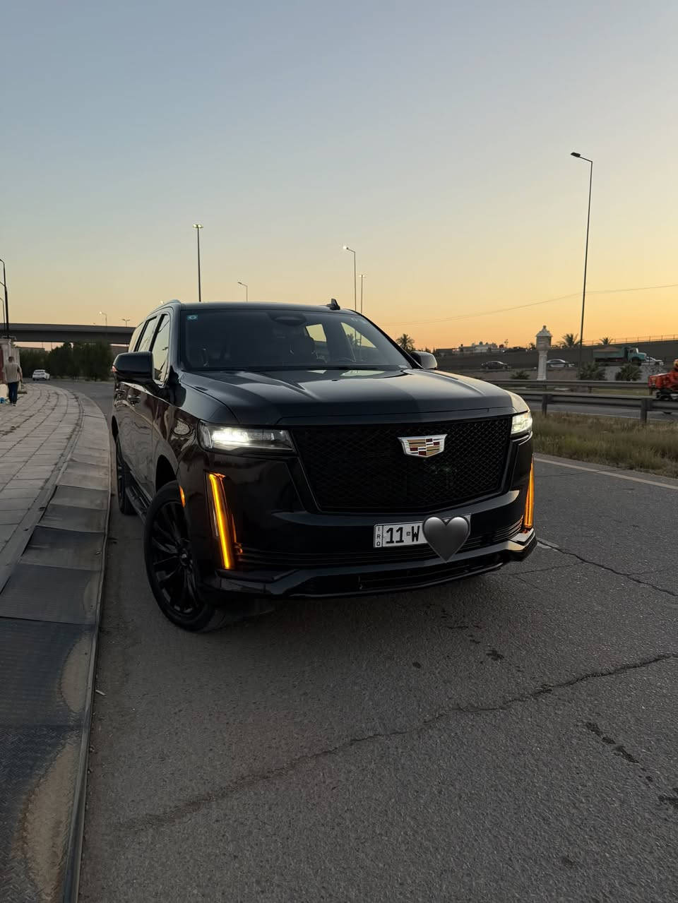 🔷كاديلاك (ESCALADE)_سبورت
موديل 2023فول مواصفات
سياره حيل جديد ماشاالله 

🔷ملاحضات
1_السياره للبيع 
2_مكان سياره (بغداد حي جامعه)
3_ماشيه (73)الف كيلو
٤_اسود ملكي

🔷صبغ⚜️
سياره حادث امريكا جاملغين وحافه بنيد
 وبيها كم رصعه

محرك كير كفاله 
تايرات تخم
سيارة كلش كلش حلوة جديدة
نضيفة مرتبة لووووك
سنوية كلشي مدفوع لحد 2030
شرط  تحويل 

🔷مواصفات سياره فول الفول ميحتاج نذكرهن
من 36 سماعه
بانورما
شاشات
بعد بيها هواي مواصفات كاديلاك معروفه

🔷شايف الف خيرها ومبروك الي يصير قسمته
ان شاءاللّه تفاصيل كلها مذكوره
سعرها (540$) ورقه بيها مجال بسيط

رقم(***********) 
مكان السياره بغداد حي الجامعه
