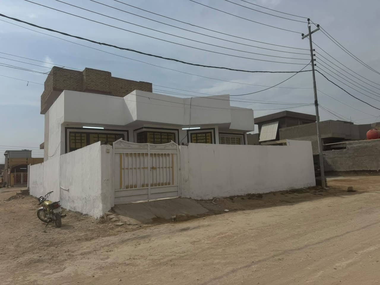 بيت للبيع • ٢٥٠م • طابقين