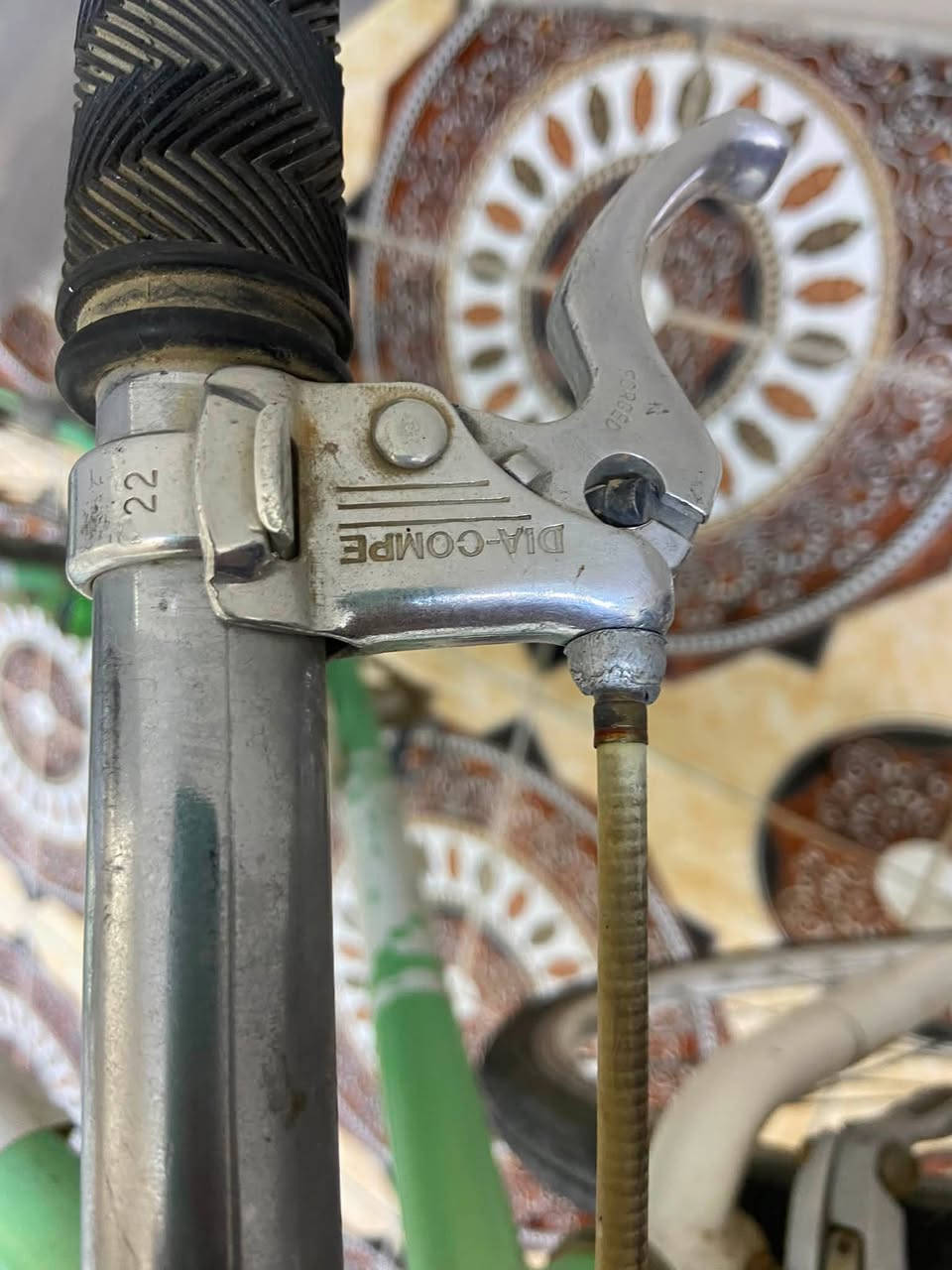 السلام عليكم الغوالي متاح
بايسكل c700 ياباني 
فريم المنيوم بالكامل
قياس m
مكينتين مكينه سوق ليوره وليكدام 
ومكينه عاديه
الويالة لونين اخضر وابيض 
كلها مختم 
سعر 125 الف وبيها مجال
المكان بغداد أبو دشير 
للاستفسار ***********
