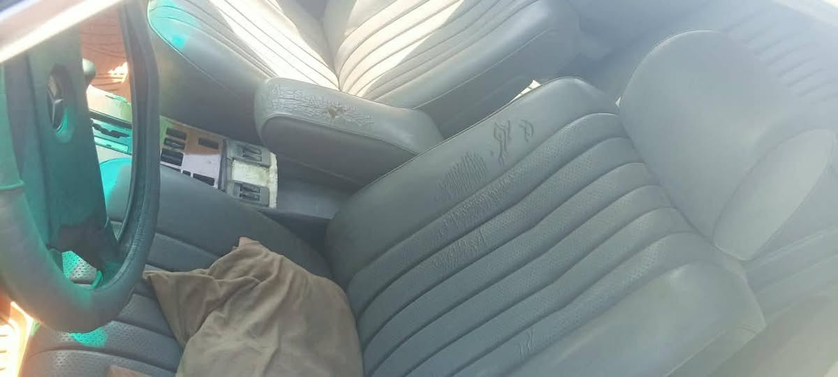 سلام عليكم ورحمه الله وبركاته سياره مارسدس جامبو  موديل 90 سياره مكينه وكير فيفي اي   كفاله سياره كشره شوف لعين نضيف  تبريد كامل حته غاز متروس  بس فصلت دكمه مالت تشغيل وبقت سياره   سعره ٣٧ وبيه مجال  سياره تراي وين ما يعجبك جاهزه مكان بابل قضاء القاسم ***********
