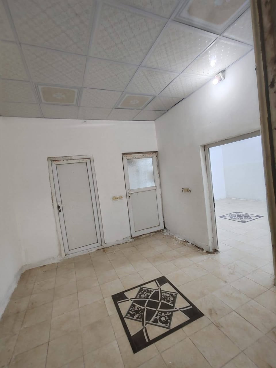دار للبيع 100 متر رقم(زراعي) طابقين بناء حديث الطابق الثاني هيكل 
السعر 45 بي مجال
العنوان كركوك حي العسكري زراعي حي العسكري 
للاتصال والاستفسار الاتصال على الرقم
 التالي.***********
أو مراجعة مكتب نور الكبير
