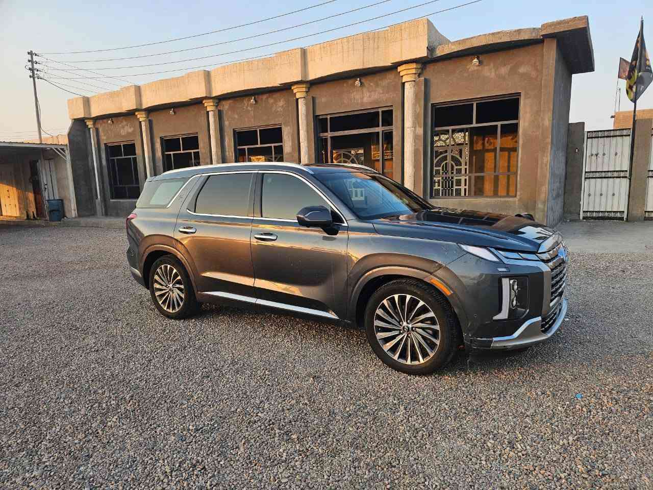 هونداي بالسايد كليكرافي
الموديل 2023 حجم المحرك v6 3.8 
بدون رقم منفيس بأسمي تترقم جميع المحافظات عدا الشمال السياره جاهزه بدون نقص السعر 197 قابل للتفاوض ‏‪***********‬‏
