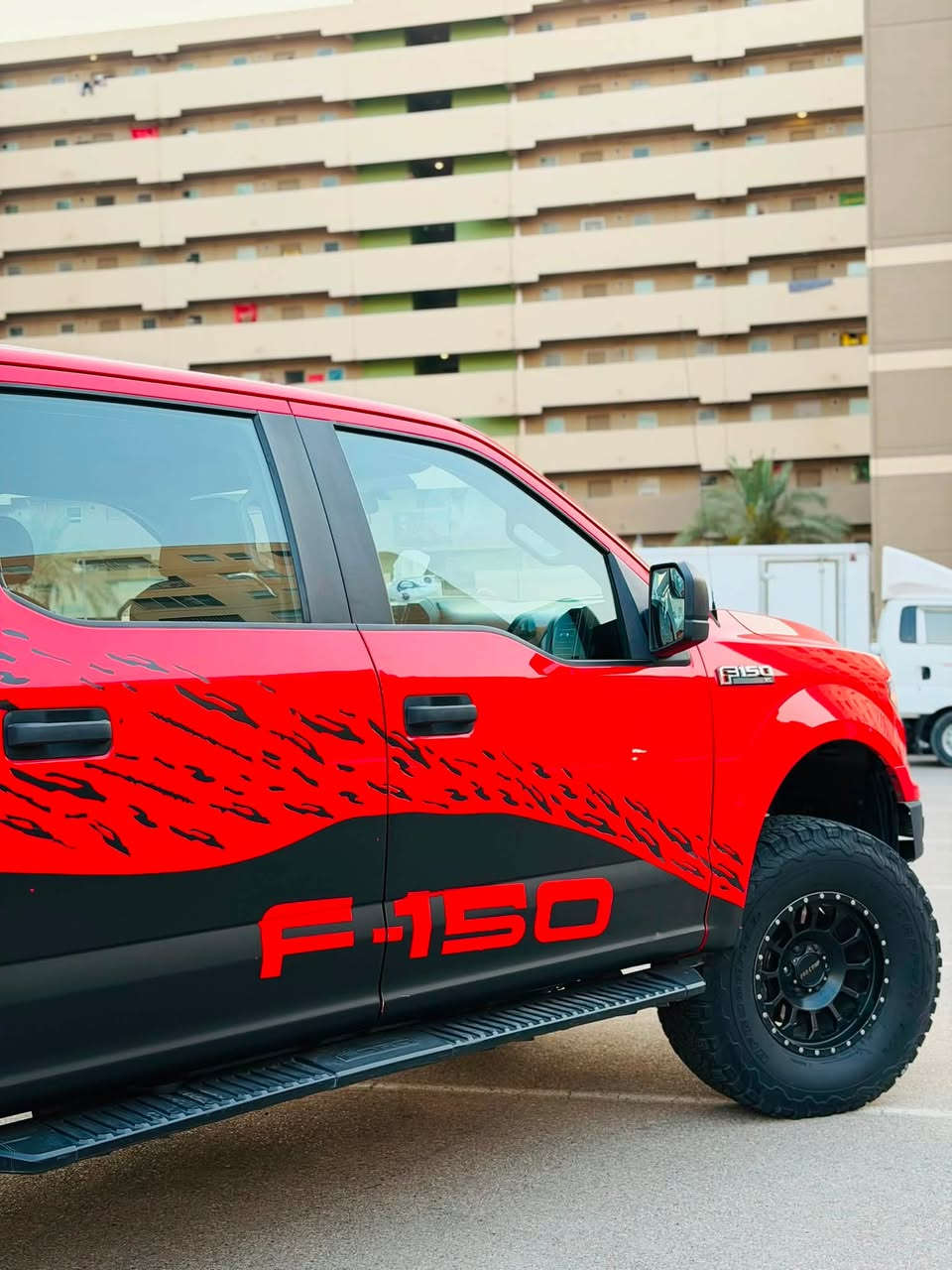 السلامُ عليكم 
فورد F150 موديل 2018 
محرك 6 سلندر 3300 بدون تيربو تنفس طبيعي 
باب طويل بدي قصير المرغوب 
كير تعليك ثلاجة بدي كت رابتر بالكامل 
سنوية لغاية 6/ 2029 بأسمي 
ضرر باب خلف السائق بجم كبس 
كير محرك صدر كفالة عامة 
تخم تاير جديد 
رقم دهوك مميز 
السعر 225 ورقة 
بغداد ***********
