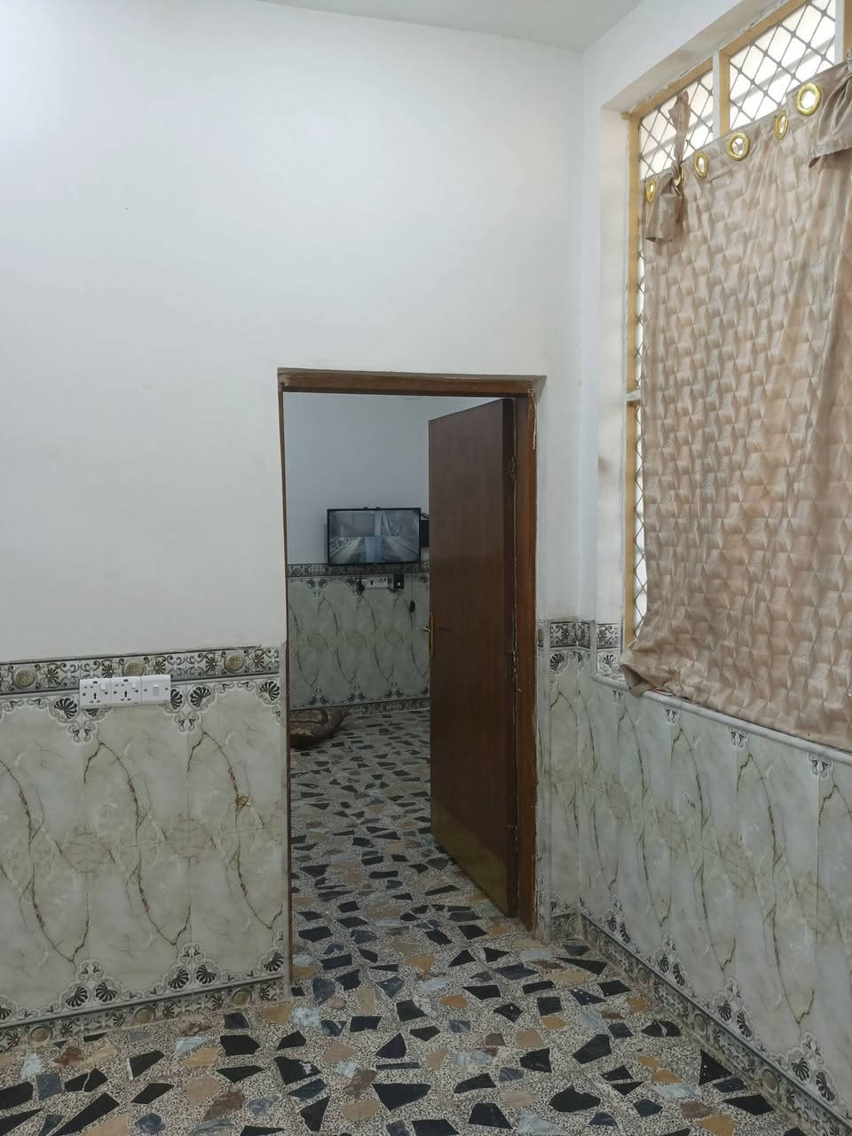 بيت للبيع خلف كلية التربية المساحة 75 غرفة صاله استقبال مطبخ وصحيات داخلية وخارجية بناء حديث للاستفسار مراجعة مكتب عقارات المصطفى شارع الخطاطين مجاور سوق الذهب
بيت للبيع خلف كلية التربية المساحة 75 غرفة صاله استقبال مطبخ وصحيات داخلية وخارجية بناء حديث للاستفسار مراجعة مكتب عقارات المصطفى شارع الخطاطين مجاور سوق الذهب 

***********
***********
