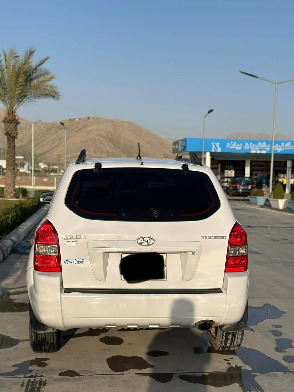 بە ناوی خوای گەورە
هۆندا تەکسۆن ٢٠١٠
سەیارەکە زۆر خاوین ماوەتەوە ١٨٠ هەزار رۆشتوە
مەکینە وگێر  و تەبرید بە شەرت سەنەوی بەسەر چوە
نیو چەمەلاخی پێشەوەی بۆیاخە بە بی ناو سعری ١٠٣ گەڵاو مەعامەلەی برایانە. شوین رانیە
ژم. ***********
*********** رانية, السليمانية
