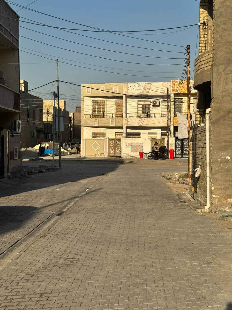 ١٠٠ مربعة ١٠*١٠ البلوك الثاني خلف سوبر ماركت الملاك للاستفسار الاتصال على الرقم ***********
