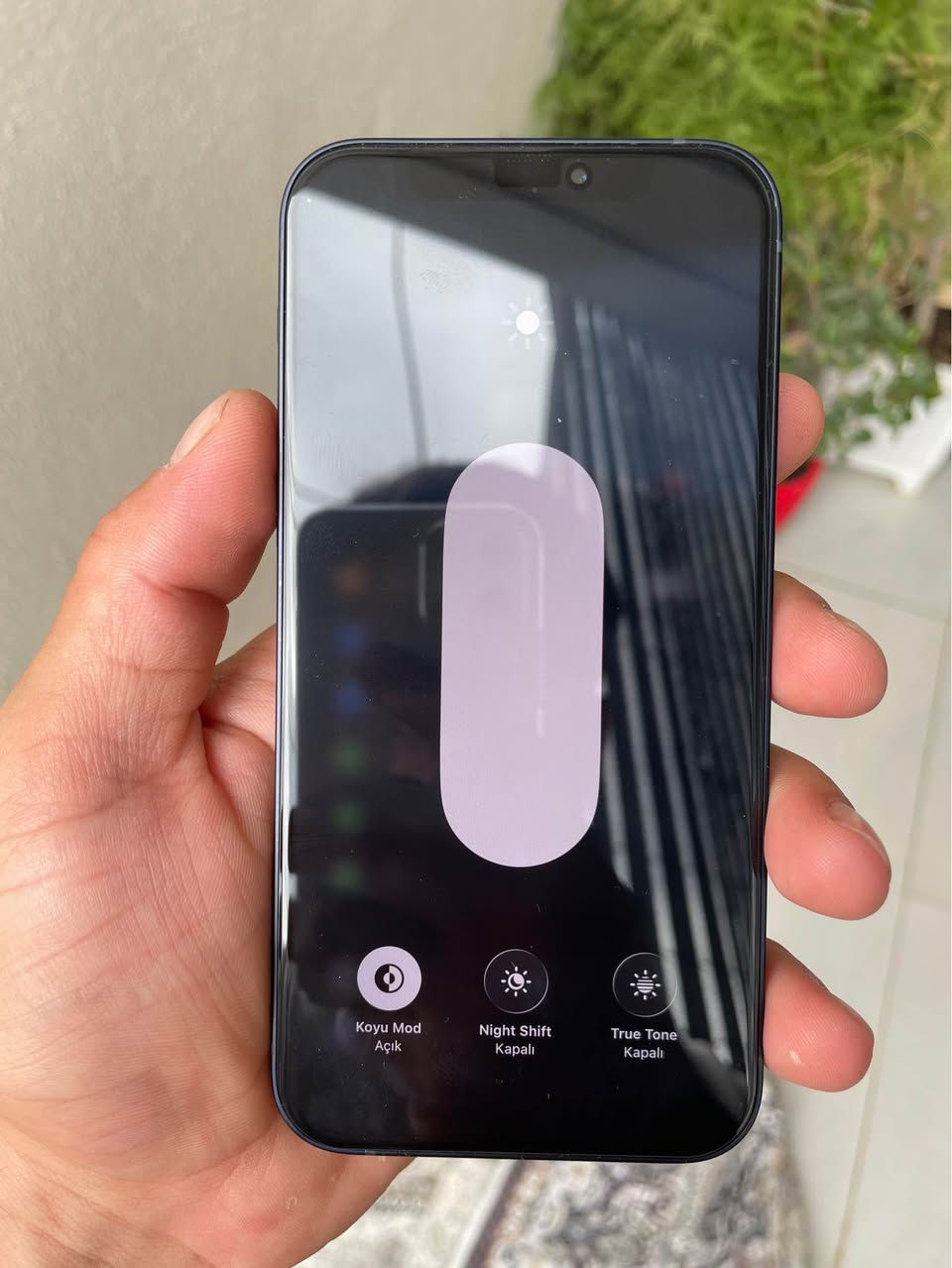 İphone 12 64gb 1sim battary 91 nakrawa ba zaman be ayb bashart %97 xawena ba zaman 370 Hazar maqamal أربيل, العراق

نص مكتوب في الصور:
- 03:46 48 Pil Sağlığı ve Şarj Etme Telefon pilleri, şarj edilebilir bütün piller gibi eskidikçe performansı azalan tüketim mallarıdır. Daha fazlası... Maksimum Kapasite %91 Bu, yeni pile kıyasla mevcut pil kapasitesinin ölçüsüdür. Düşük kapasite, şarjdan sonra kullanım süresinin azalmasına neden olabilir. En Yüksek Performans Yeterliliği Yerleşik dinamik yazılım ve donanım sistemleri, iPhone'unuzun pilinin kimyasal olarak yaşlanması gibi görülebilecek performans etkilerini engellemeye yardımcı olabilir. İyileştirilmiş Pil Şarjı iPhone, pilin eskime hızını yavaşlatmak için günlük şarj etme rutininizi öğrenir, böylece telefonunuzu kullanmaya ihtiyacınız olana kadar %80 oranını geçince şarj etmeyi durdurmak için bekleyebilir. Temiz Enerji ile Şarj iPhone, bölgenizde daha düşük karbon emisyonlu elektrik kullanılabildiğinde şarj etmeyi seçerek karbon ayak izinizi azaltmaya çalışır. iPhone, onu kullanmaya ihtiyacınız olmadan önce tam dolması için günlük şarj etme rutininizi öğrenir. Daha fazla bilgi...