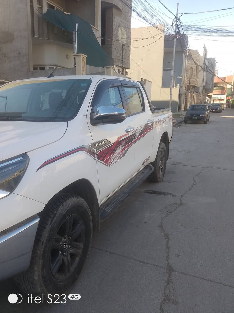 هايلوكس فور ويل • ٢٠٢٣ • رقم دهوك