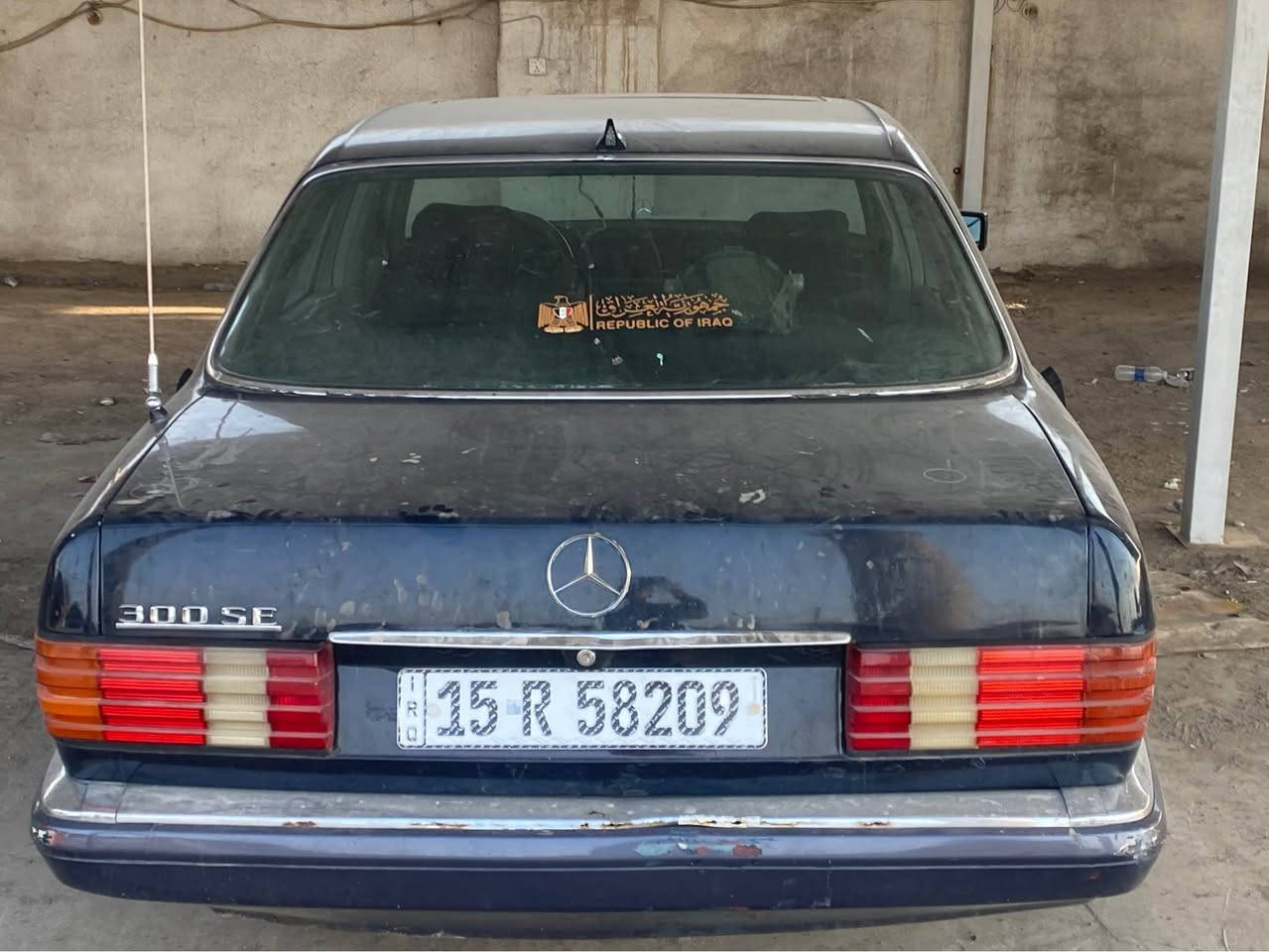 مارسيدس جامبو 1991 سوداء اللون كير محرك تبريد جاهز باسمي سنوية لل2029 محرك 3000 ياباني وكير ياباني سيارة جاهزة من كهربائيات لاتيات عالي ناصي اشاير ماسحات
الجام الامامي كهربائي ولخلفيات يدات سعر السيارة 48 ورقة 
رقم الهاتف ما متواجد علة الفيس  
مكان السيارة بغداد الدورة
*********** بغداد, العراق
