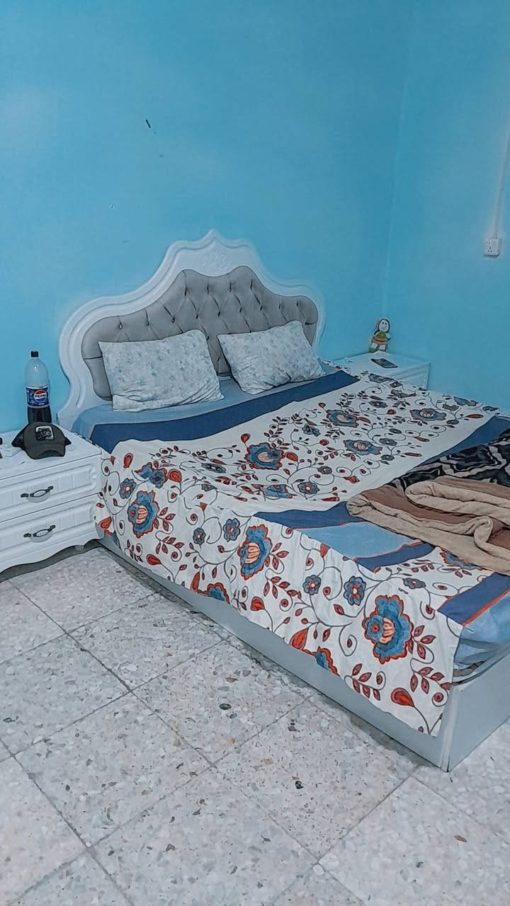 غرفه نوم مستعمله للبيع
مكانها بغداد شارع حيفا 
***********
سعرها 650
