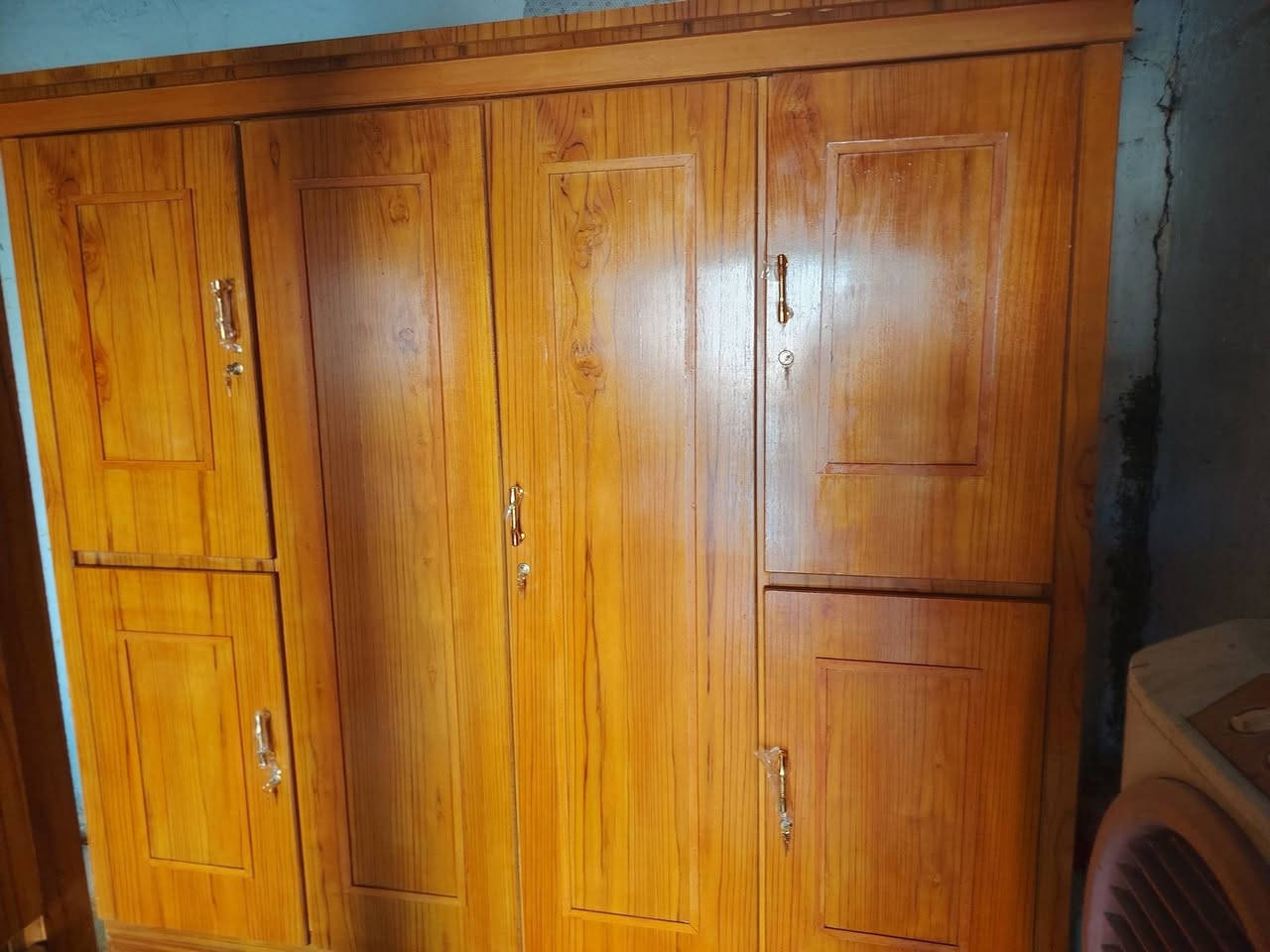 سلام عليكم كنتور ابو اربعه طابقين
خشب تزكام سعر صاج 325 والبيض 450وبي مجال الرقم 
***********
