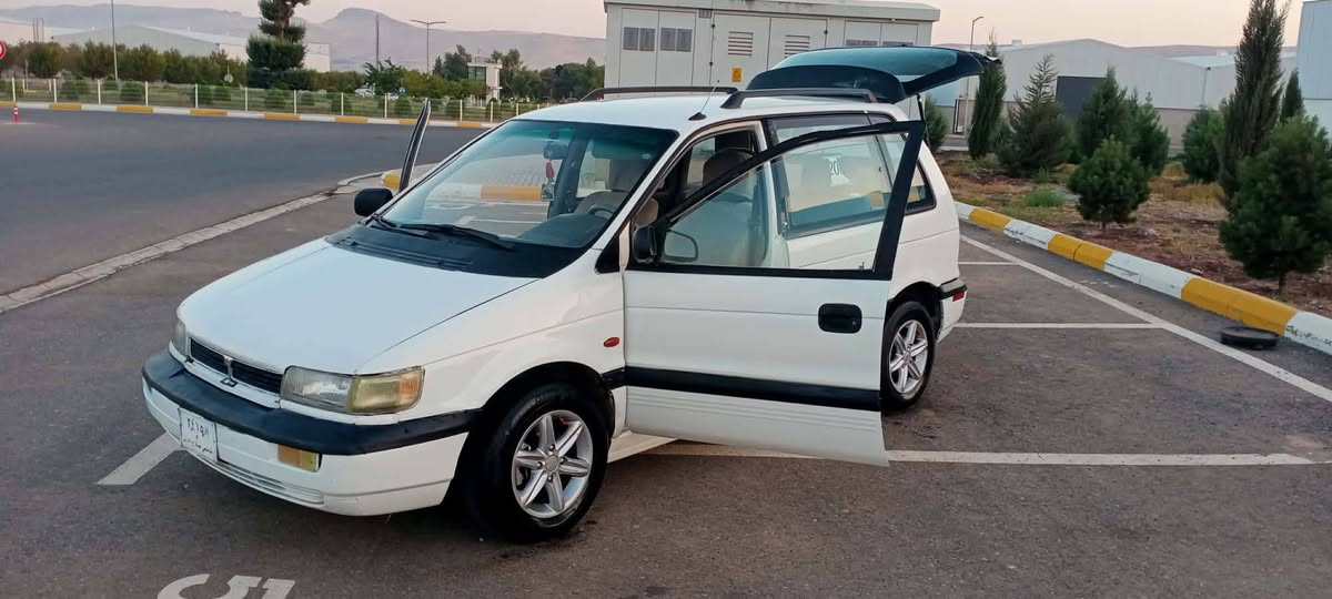بە ناو ی خوای گەورە 
مستر بۆشی لانسەر بۆ فرۆشتن مۆدیل 1992 شتی جوانو بی مەسرەف مەکینە سپی مەرخوپ گیر عادی جام کارەبا ویل کرۆم بی دەعمو لدراوی گیرو مەکینە بەشەر کامل ئە شای تەبریدی پیوەیە سیارە سەنەو وەکاڵە ی لە گەلادایە بە شتی حاسبەو ئەوڵیات نرخی 27 گەلا مەعامە لە یە *********** یان *********** السليمانية, العراق
