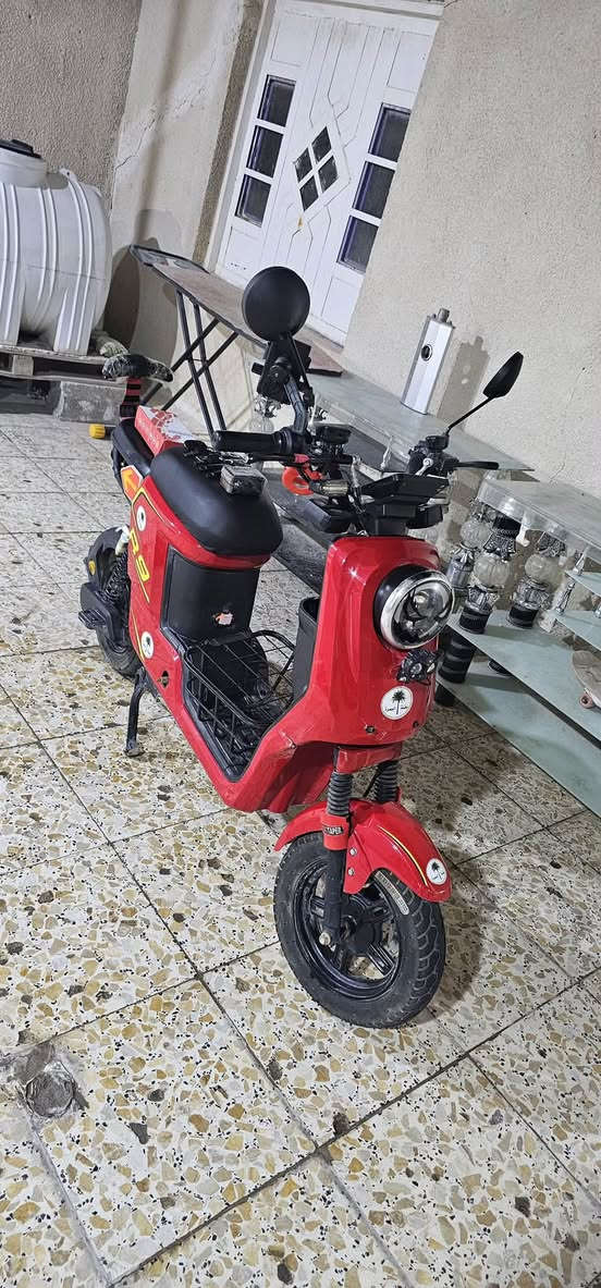 السلام عليكم دراجه شحن R9للبيع
سعر 400الف بيه مجال
مكان بصره شط العرب جزيره سوك باب الهوه
رقم‭***********
