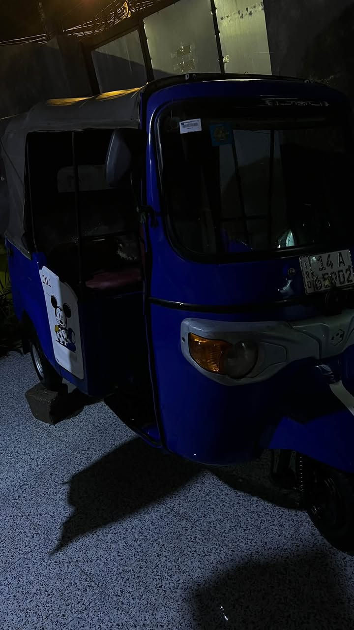 تكتك بياجر موديل ٢٢ التكتك كدامك شوف وأنتَ ساكت 😂المكينه ٢٦ نضيفه وتخبل الكهربائيات توني مسويهن كلهن شغالات بيهه جم ضربه وهيه مال شغل مو تريد تتفيك بيهه المهم رقم وسنويه بأسمي تحويل شرط ثاني يوم تخم تاير جديد فلنجات ودسكات بالمكان الله وكيلك . مكاني البصره رقمي *********** اريدهه مراوس بتكتك لو أبيع قيم وتعالي خاص وأنا بخدمتك وآسف ع الاطاله اعزائي
