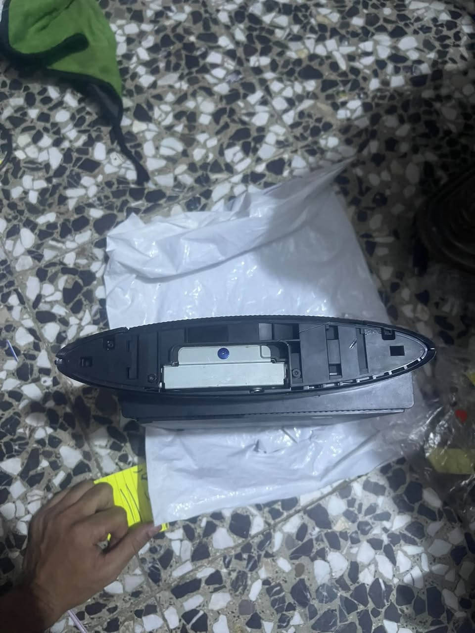 بلي ثري سوبر سلم شغال ونظيف مع يو بي اس 850 واط يحتاج بطارية ويدات 2 الجهاز فقط مضرر الكفر شويه من الأطراف وقبق الصفحة ما بي بس ما اماثر عليه شغال وكلش نظيف للبيع او مرواس بلي  فور  اون لاين  حتى إذا بس جهاز بدون ملحقات 
الالعاب ذني كدامكم بالصورة قويات 
السعر  خاص 
توصيل موجود لكل المحافظات 5 الاف مكاني بغداد ام الكبر مقابيل  مدينه الصدر  
*********** 
موجود واتس وماسنجر راسلني وتدلل

نص مكتوب في الصور:
- Back to the Future: The Game
- BLUS30886
- 2 of 23