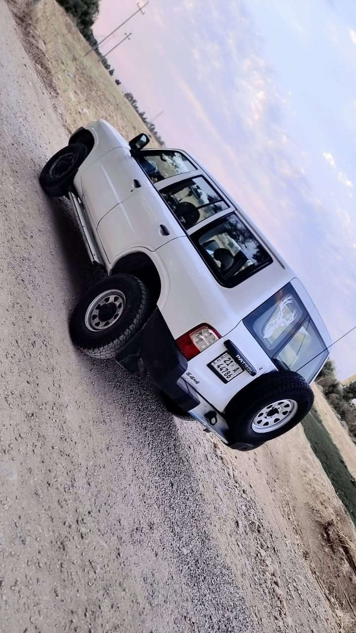 نيسان باترول ٢٠٠٢ داخل أبيض 
كير ولوكير مكفول
محرك مكفول
الصدر كله جديد
غرفة جديدة ودوشمة ارضية وكشنات
تدفئة تبريد فول
سنوية وهزة جديدة
السعر ٦٨
***********
