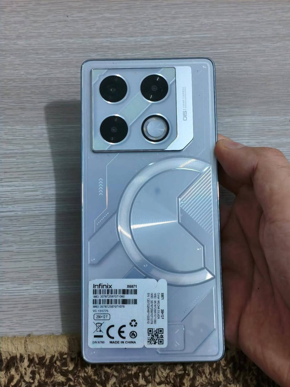 السلام عليكم
موبايل للبيع 
📱 للبيع: Infinix GT 20 Pro
الحالة: مستعمل  نظيف جداً]
المساحة والتخزين: 256 جيجابايت
الرام (الذاكرة العشوائية): [8 أو 12] جيجابايت
الملحقات: [الكرتونة كاملة + الشاحن الأصلي 45W 
💡 أهم المميزات:
معالج قوي جداً للألعاب Dimensity 8200 Ultimate (يدعم 120 FPS للعبة ببجي).
شاشة AMOLED وتردد 144Hz لسلاسة فائقة.
كاميرا خلفية بدقة 108 ميجابكسل مع مثبت بصري OIS.
إضاءة خلفية RGB مميزة وسماعات JBL سبيكر.
السعر المطلوبة: خاص 
المكان / المعاينة: [البصرة قضاء الصادق بني منصور ]
للتواصل والاتصال: [ ***********]
