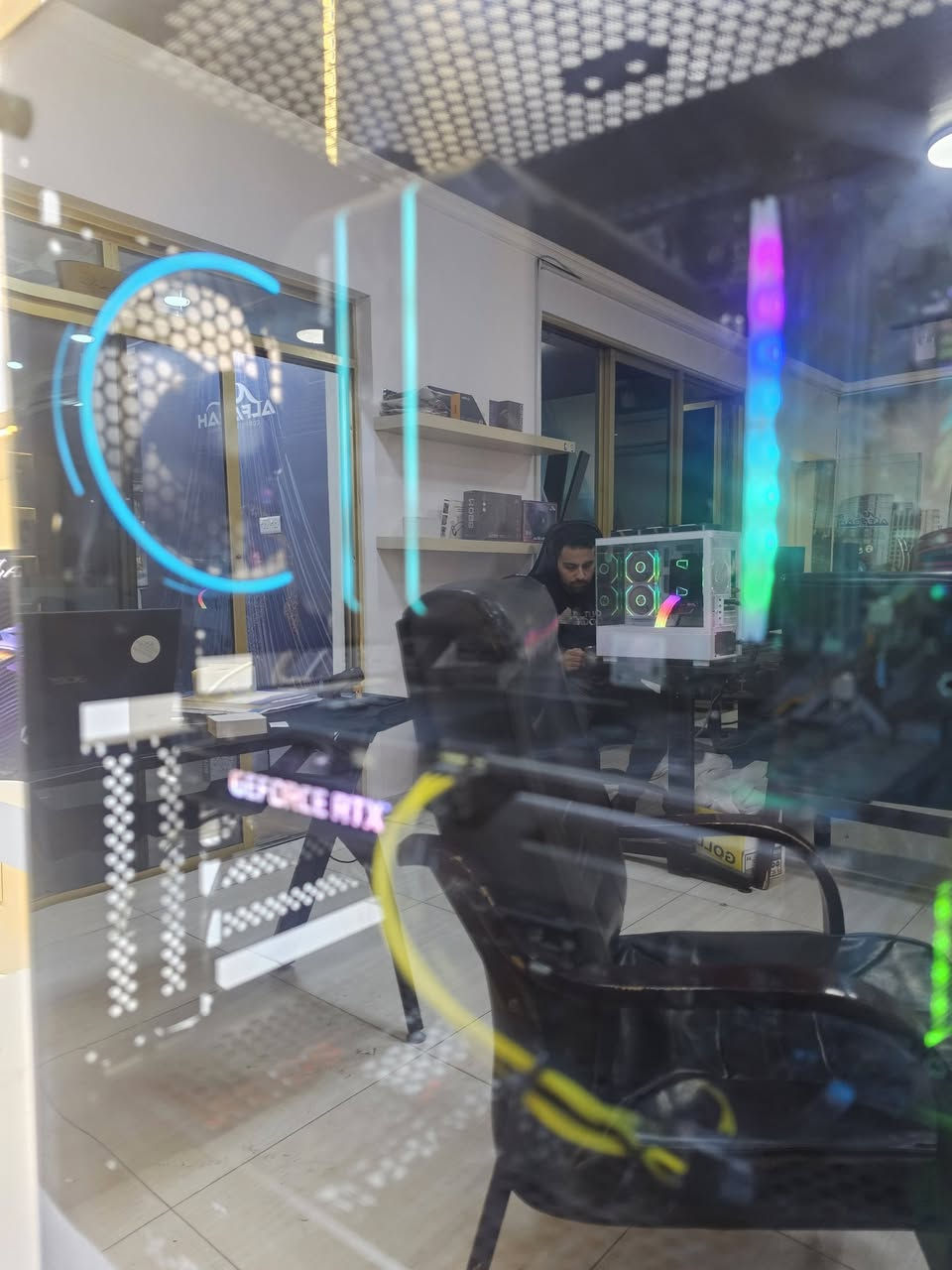 للبيع تجميعة مرتبه ونظيفه وياه شاشة 
السعر 900 الف 

INTEL CORE I5 10400F

ASUS TUF GAMING B460-PLUS

ALSEYE M90 AIR COOLER

ADDGAME 1X16GB RGB 3200 MTS DDR4

NVME 512GB GEN4
SATA SSD 128GB
SATA HDD 1TB WD BLUE

Gainward RTX 3050 OC 8GB 

PSU 650W XIGMATIC 

CASE ALSEYE PHANTOM 1.0

VIEW SONIC XG2405 IPS 144HZ 24INCH 1MS

عنواني بغداد شارع الصناعه تكدر تجيني للشركة تفحصه براحتك
***********
