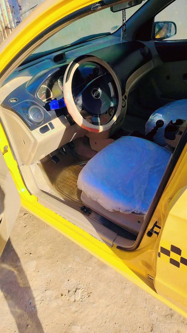 السلام عليكم افيو موديل 9 سياره كير مكينه حدادية تبريد تخم تاير جديد  سياره بدون ضربه بيه بس بارد يم باب سايق وباب خلفي سياره كفاله سنويه 28 بسمي مكلف بل نشر هاذا رقم راعيه *********** مكانه نجف السعر 48 وبيه مجال
