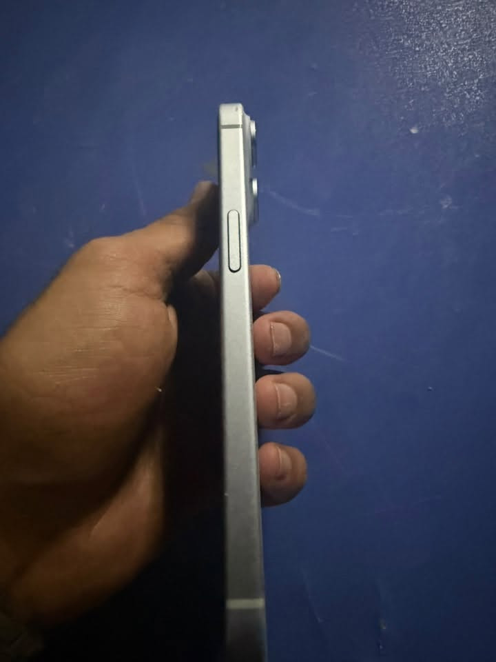 ايفون 15 عادي مكفول فقط ضهر مفطور
ذ 128
بطاريه 🔋82
كلش نظيف جهاز 
استعمال شخصي
واتساب ***********
