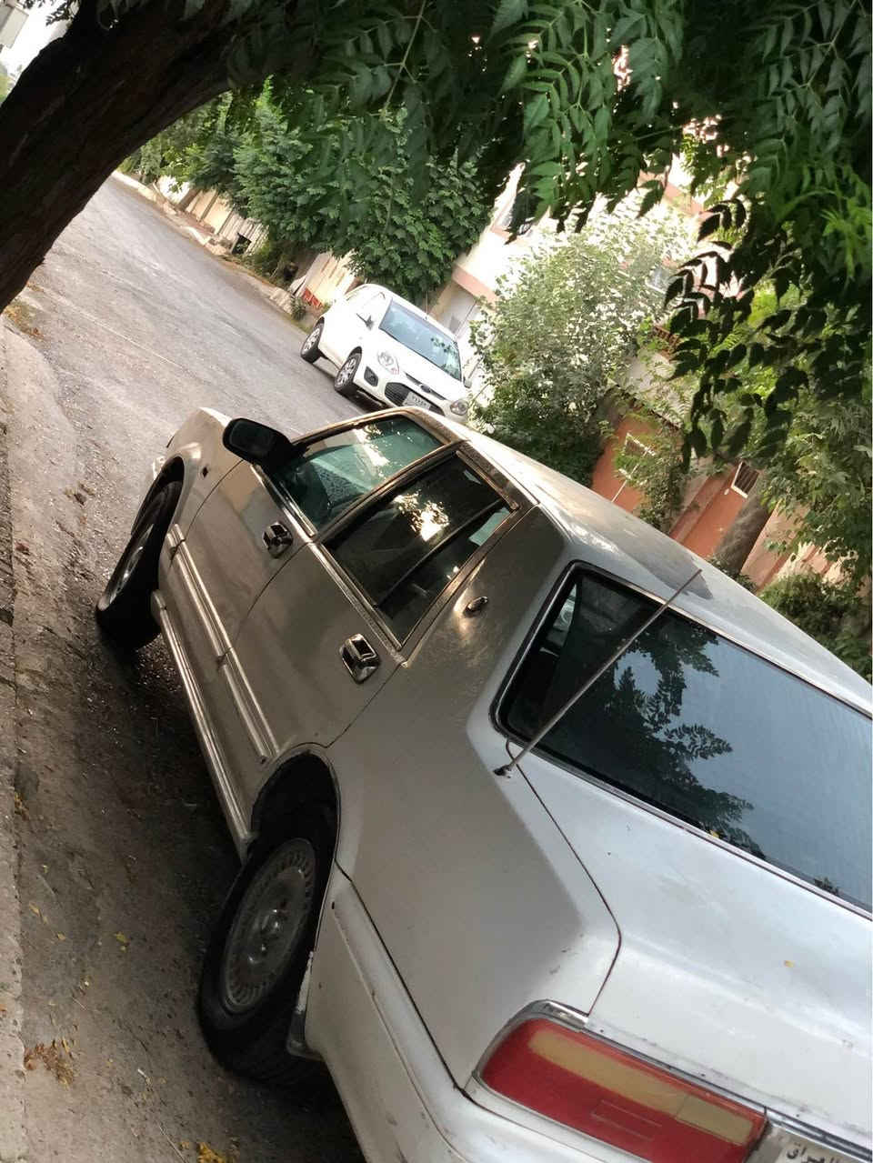 سه ره تابه ناوي خوايگه وره 
بوفروشتنNisan  sdrek
موديل2002محه سه ن
ئارم پلاستيك سليماني 
گيرو مه كينه ي لؤك له شه رت ١٠فيته ر بيمنه ت
پيشو دواي تازه داگيراوه ٤تايه ي تازه بو به سراوه
كاره بايو گيجو ته جيلو هه موي مه زبوته
ته بريدي  كامل ئه شيايه جاك كردني ده ويت
سه ياره كه به س كال بونه وه ي هه يه 
پيش ده عمي پيوه يه دواي كه پسه
گيرو مه كينه و موسو براوه
ئارمو ئه وليات به شه رت
سه ياره كه مالي فه قيره بي مه سره فه
سحري 18گه لا كه ميك مه جال برايانه
تكايه مشته ري نيت سه رم مه يه شينه
گورينه وه ش ده كه م له سه ردلگرتن
به س واتسئاپ له سه ره*********** السليمانية, العراق
